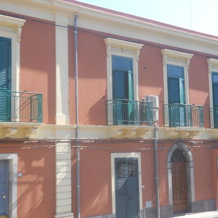 Antico Palazzo Acomodação com café da manhã Giardini Naxos Exterior foto