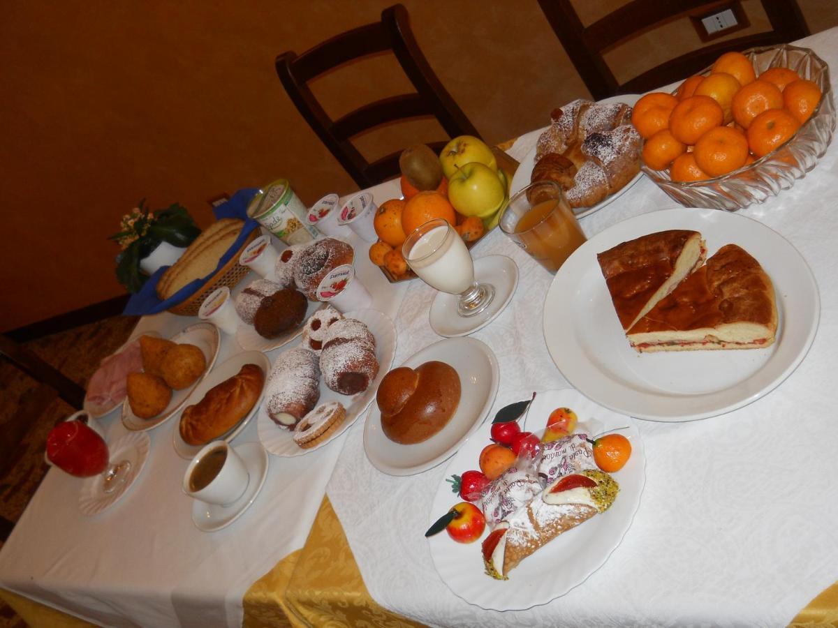 Antico Palazzo Acomodação com café da manhã Giardini Naxos Exterior foto