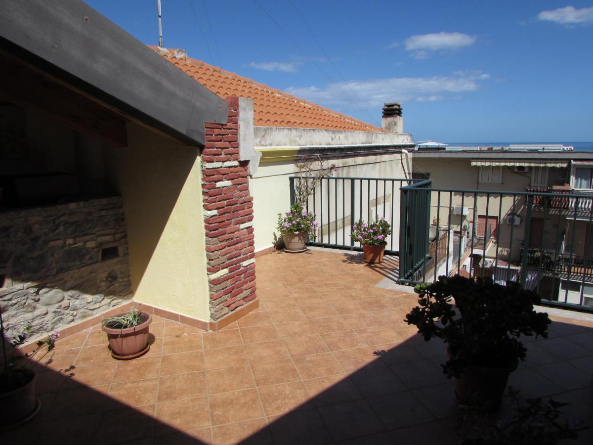 Antico Palazzo Acomodação com café da manhã Giardini Naxos Exterior foto